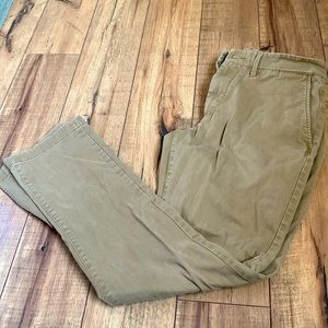 Men’s chino pants